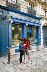 Boulangerie Murciano on rue des Rosiers